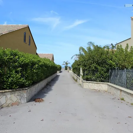 Roccella Tatil Evi Campofelice Di Roccella
